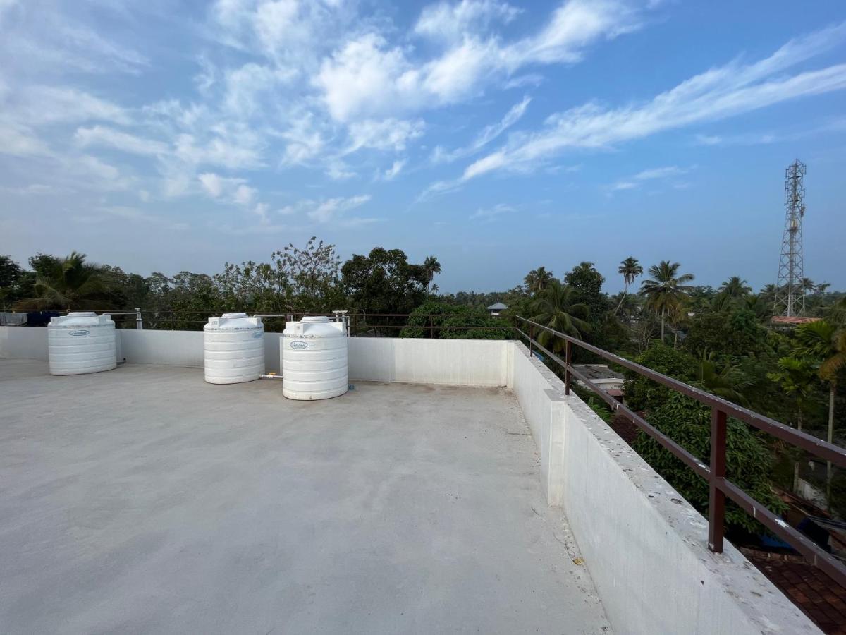 Solomon Apartments,Alappuzha Beach. Εξωτερικό φωτογραφία