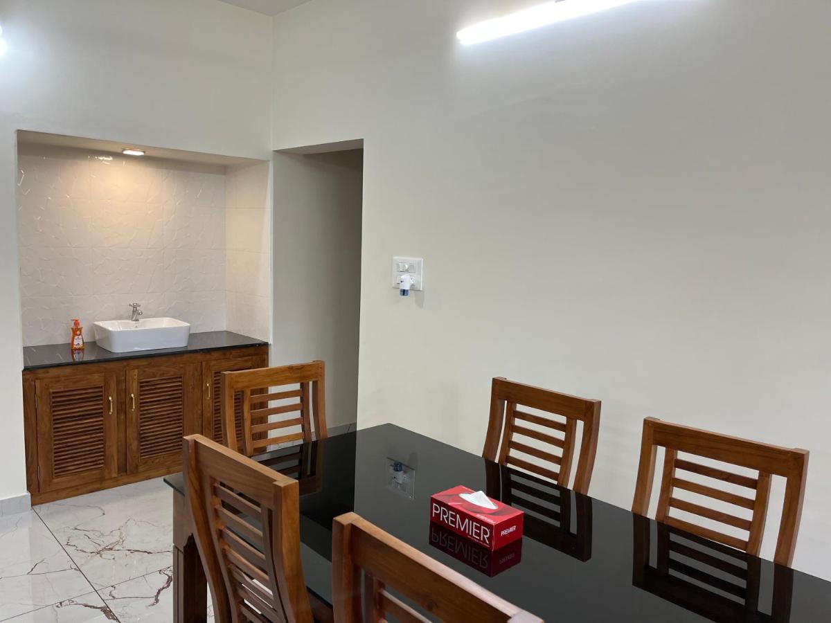 Solomon Apartments,Alappuzha Beach. Εξωτερικό φωτογραφία