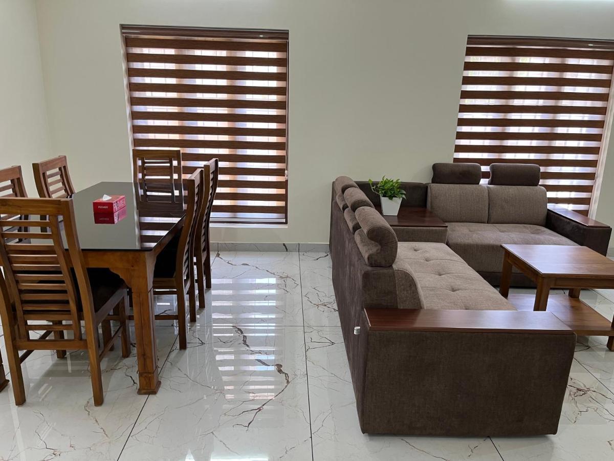 Solomon Apartments,Alappuzha Beach. Εξωτερικό φωτογραφία